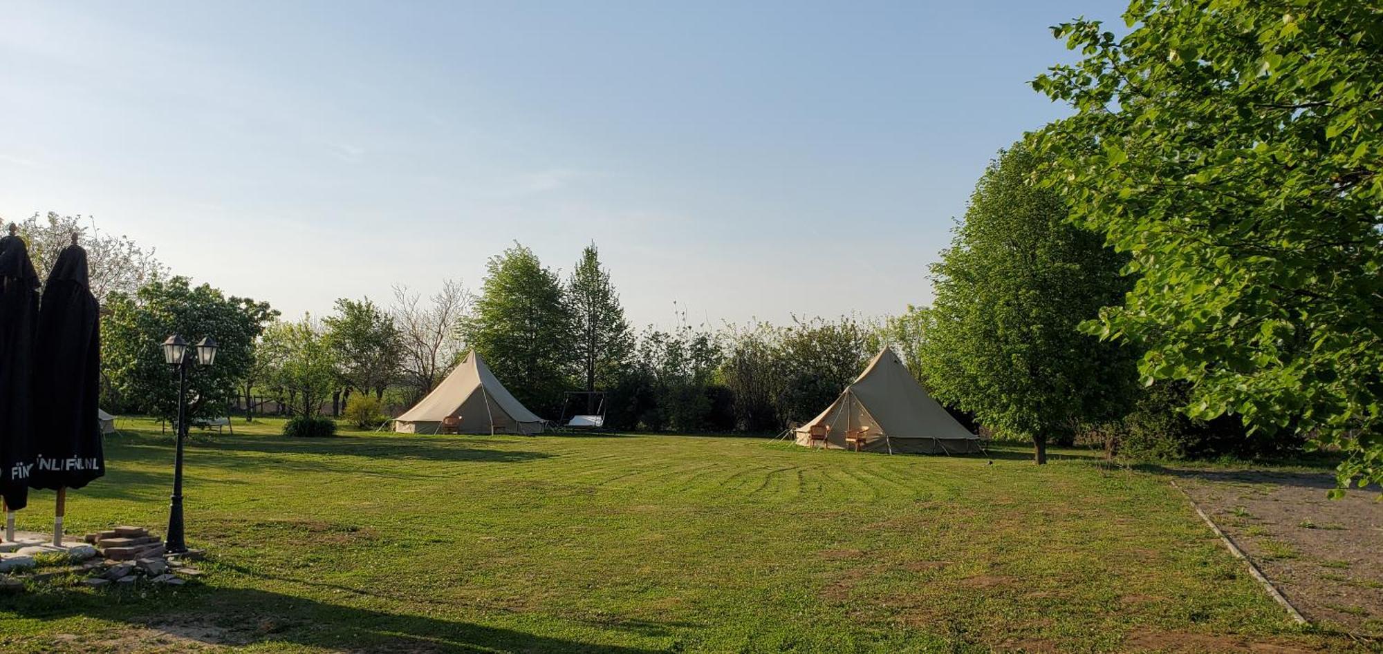 Tiszaglamping, The Belgian Hideaway Tiszacsege